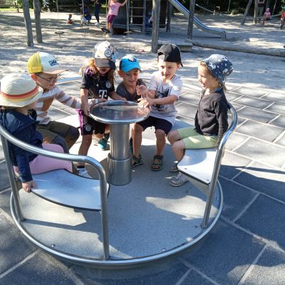 Die Wiesenhüpfer zu Besuch bei den Eulen